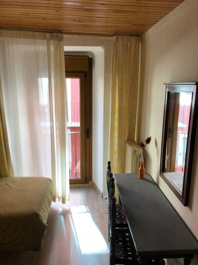 Hostal Di Verena Puigcerdà Buitenkant foto