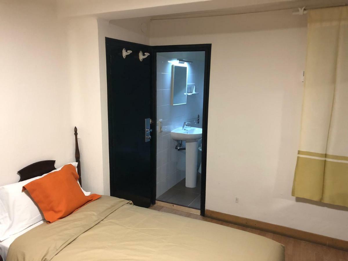 Hostal Di Verena Puigcerdà Buitenkant foto
