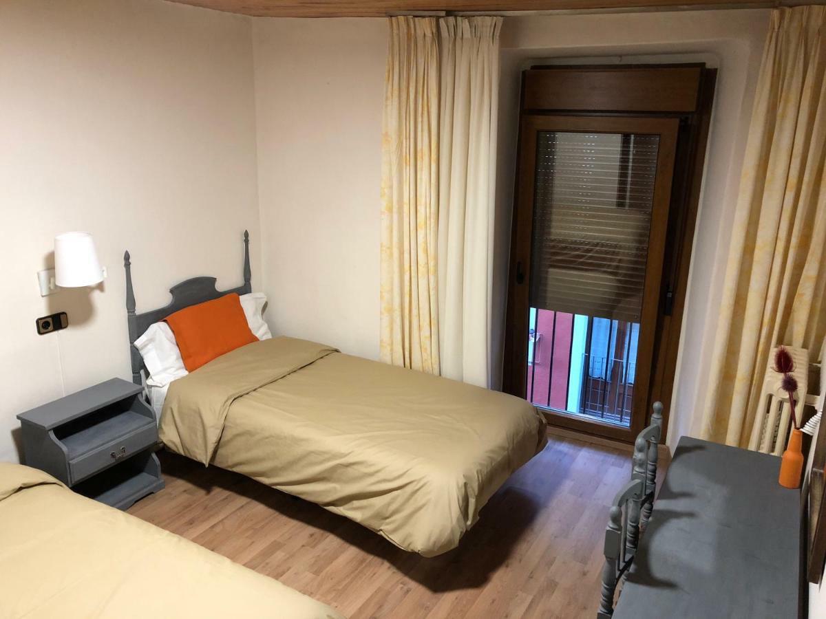 Hostal Di Verena Puigcerdà Buitenkant foto