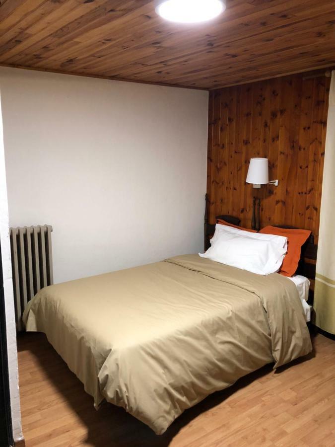 Hostal Di Verena Puigcerdà Buitenkant foto