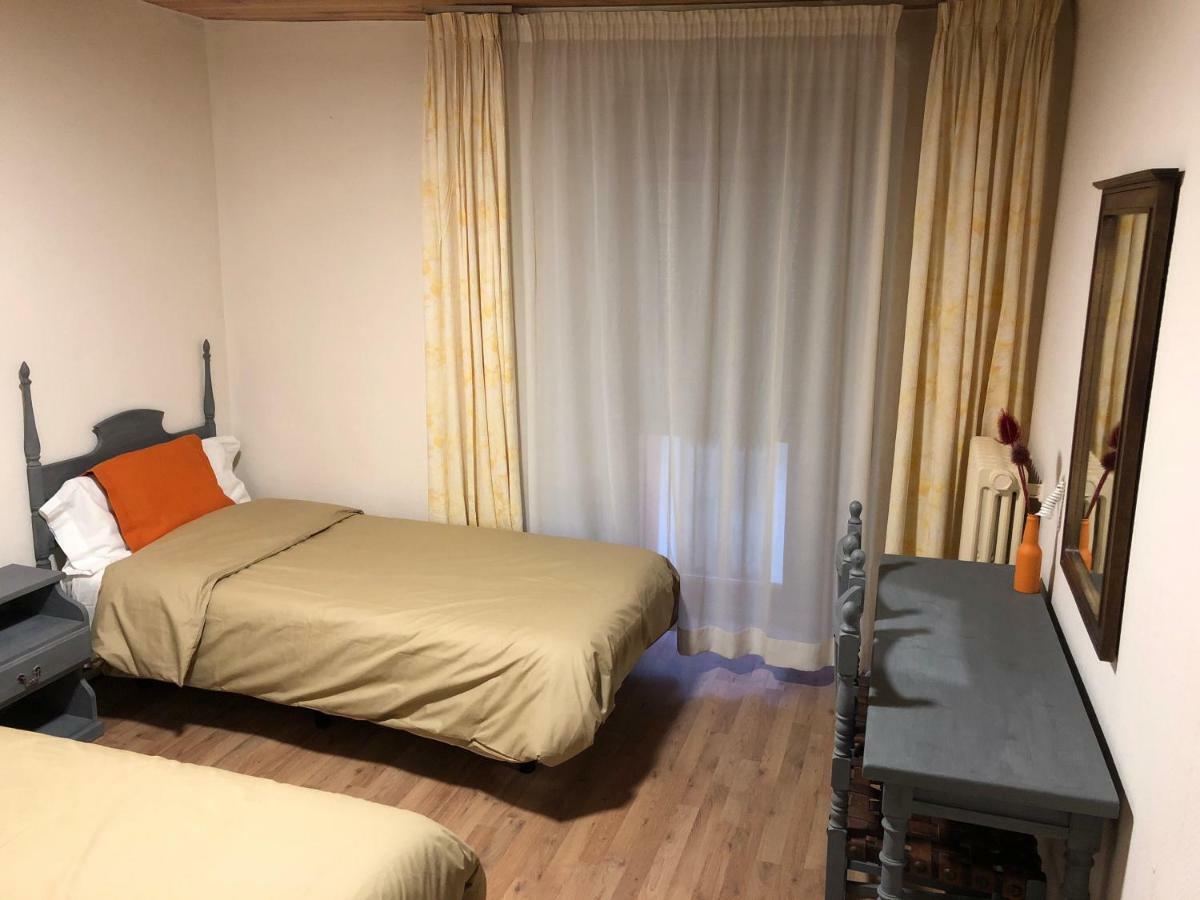 Hostal Di Verena Puigcerdà Buitenkant foto